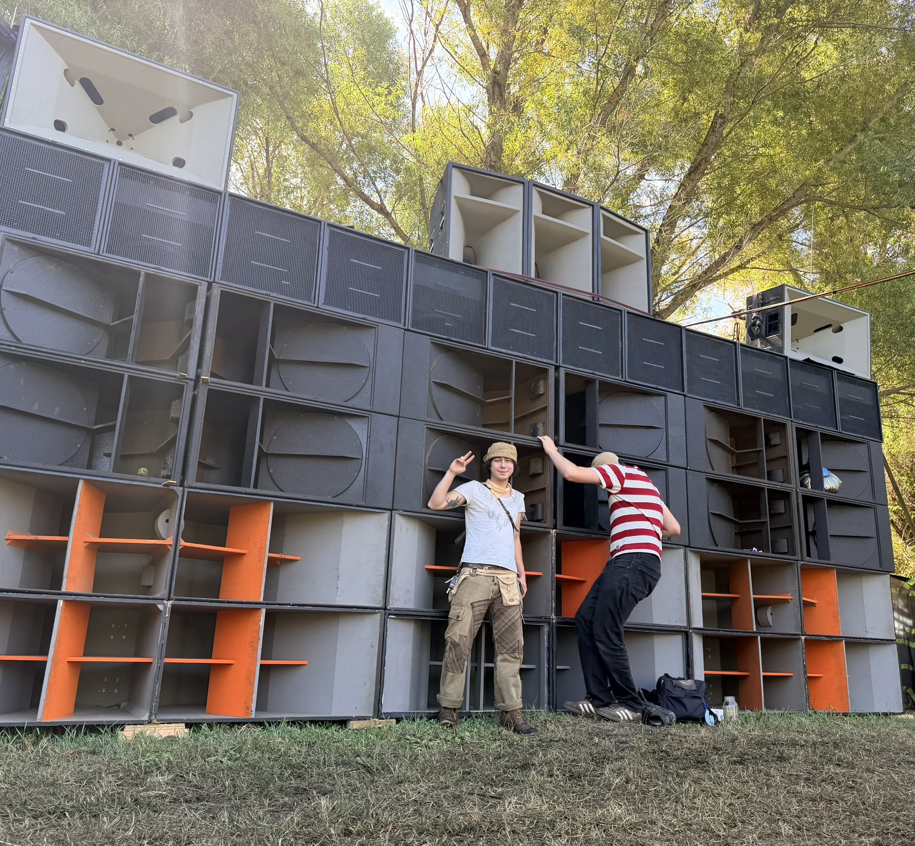 Tek Support in front of the soundsystem at Baytek in California